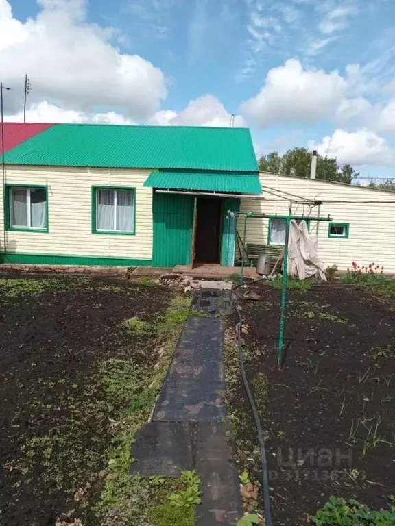Дом в Оренбургская область, Матвеевский район, Сарай-Гирский ... - Фото 0