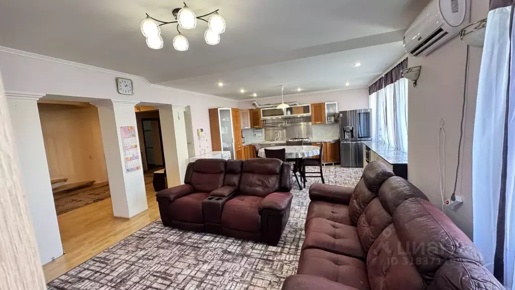 5-к кв. Астраханская область, Астрахань пер. Щекина, 10 (262.4 м) - Фото 1