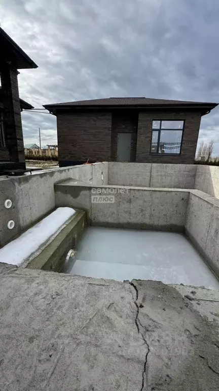 Дом в Краснодарский край, Брюховецкий район, Брюховецкая ст-ца ул. ... - Фото 1