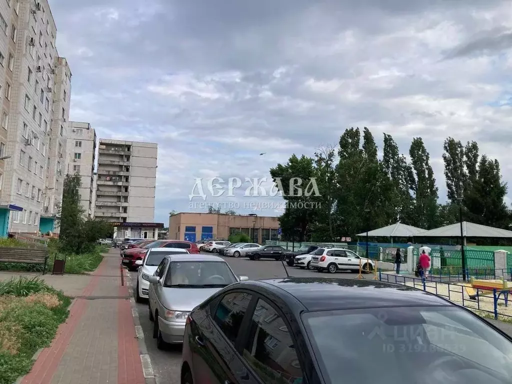 3-к кв. Белгородская область, Старый Оскол Конева мкр, 15А (62.0 м) - Фото 0