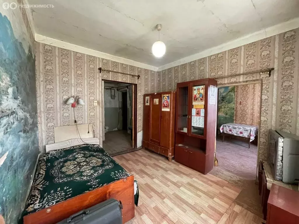 3-комнатная квартира: Крымск, Линейная улица, 8 (69.8 м) - Фото 0