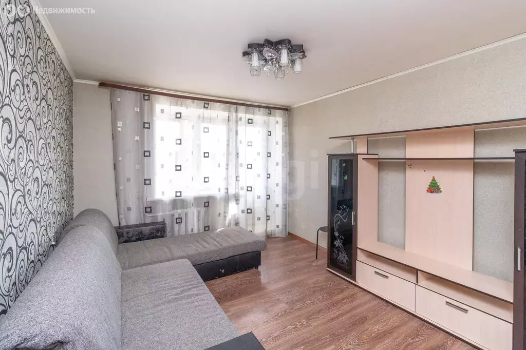 2-комнатная квартира: Тюмень, улица Газовиков, 6 (48 м) - Фото 1