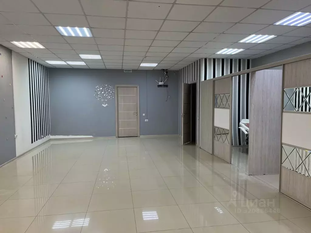 Помещение свободного назначения в Астраханская область, Астрахань ул. ... - Фото 1