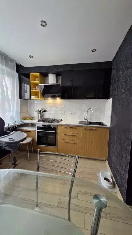 3-к. квартира, 60 м, 3/5 эт. - Фото 0