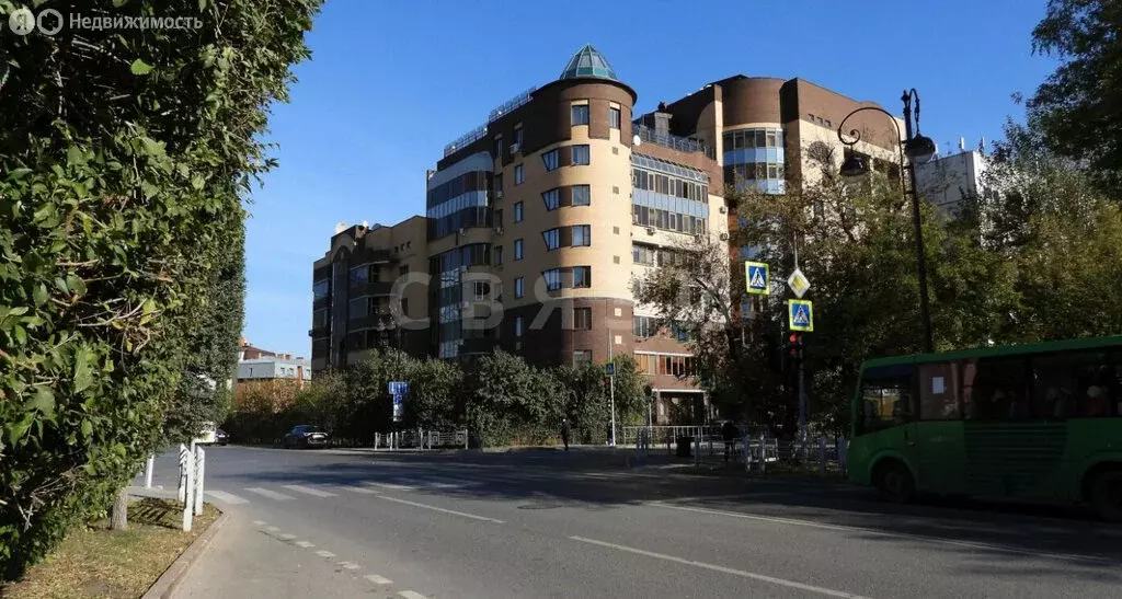 2-комнатная квартира: Тюмень, улица Хохрякова, 45 (107 м) - Фото 1