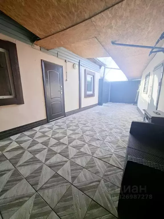 Дом в Красноярский край, Назарово Сельскохозяйственная ул. (57 м) - Фото 1