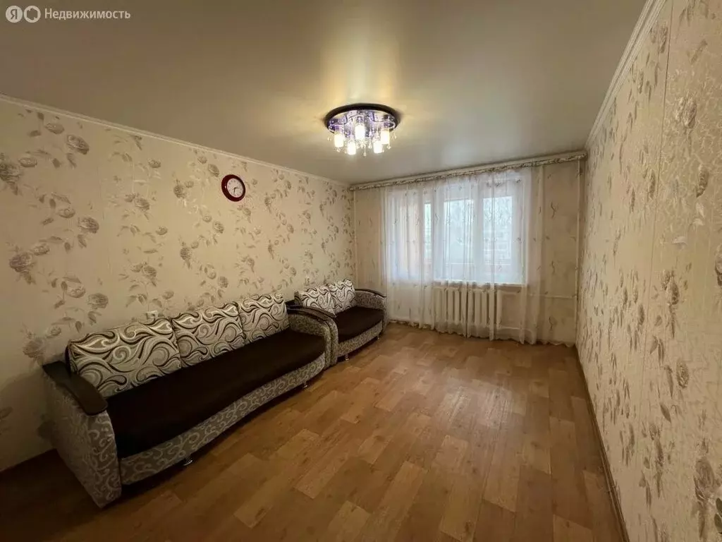 3-комнатная квартира: Нижнекамск, улица Бызова, 18 (59.5 м) - Фото 2