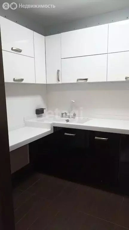 3-комнатная квартира: Хабаровск, улица Сысоева, 4 (90 м) - Фото 0