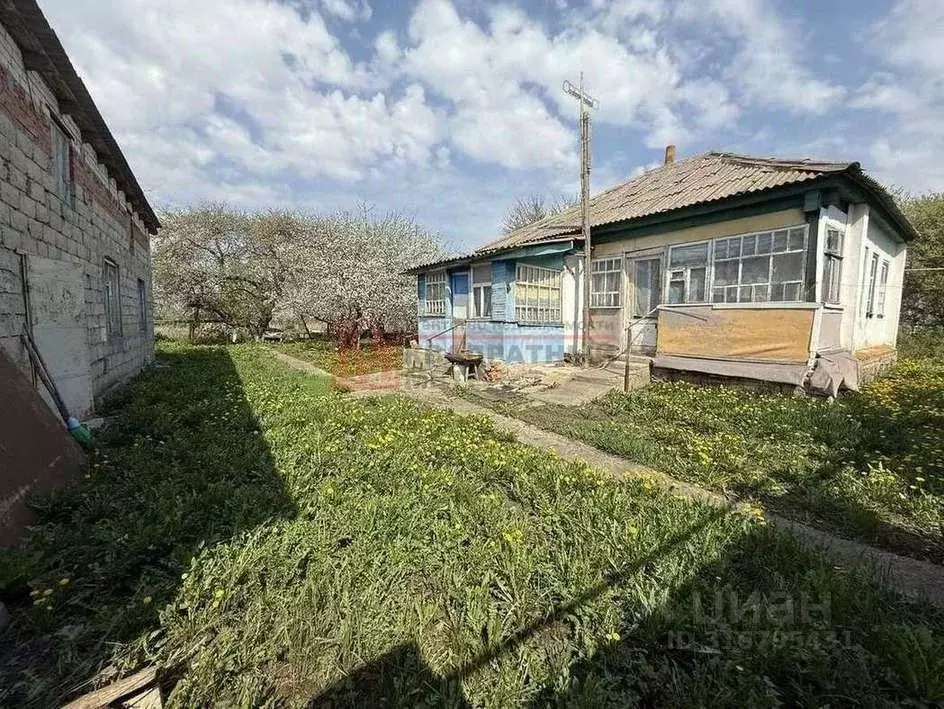 Дом в Белгородская область, Старооскольский городской округ, с. ... - Фото 1