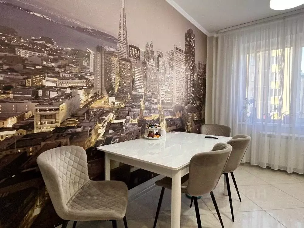 4-к кв. Омская область, Омск Транссибирская ул., 6 (120.0 м) - Фото 1