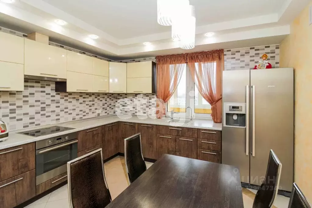 3-к кв. Тюменская область, Тюмень Комсомольская ул., 75 (90.0 м) - Фото 1