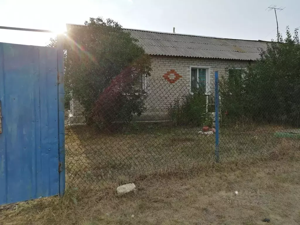 Дом в Саратовская область, Лысогорское муниципальное образование, ... - Фото 2