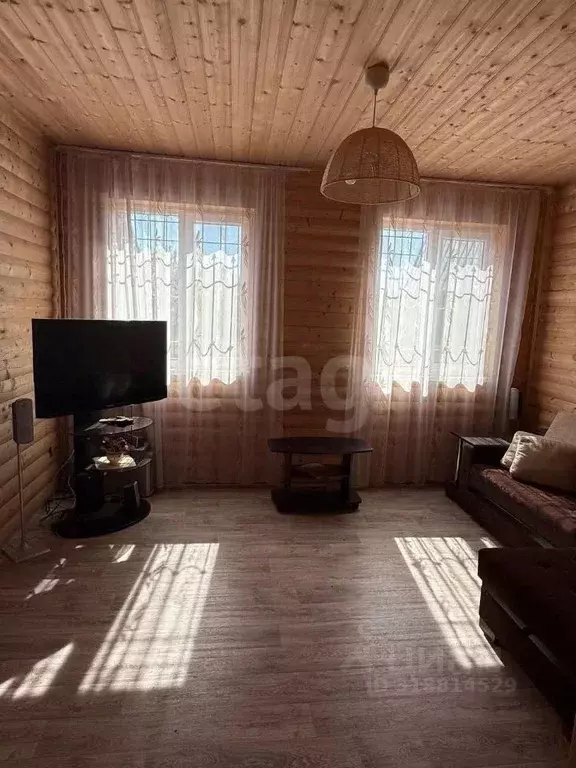 Дом в Саратовская область, Энгельсский район, Красноярское ... - Фото 0