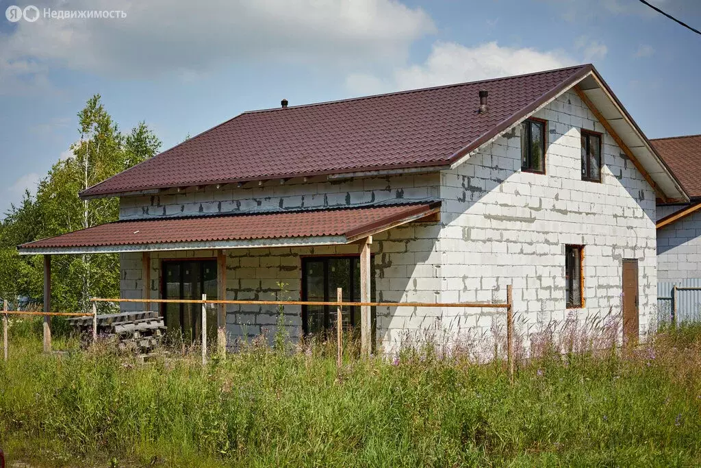 Дом в село Большие Харлуши, микрорайон Чистые Росы, Виноградная улица ... - Фото 1