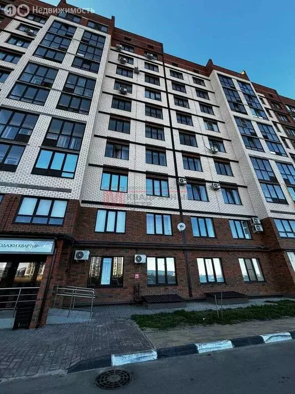 3-комнатная квартира: Старый Оскол, микрорайон Центральный, 4 (68.6 м) - Фото 1