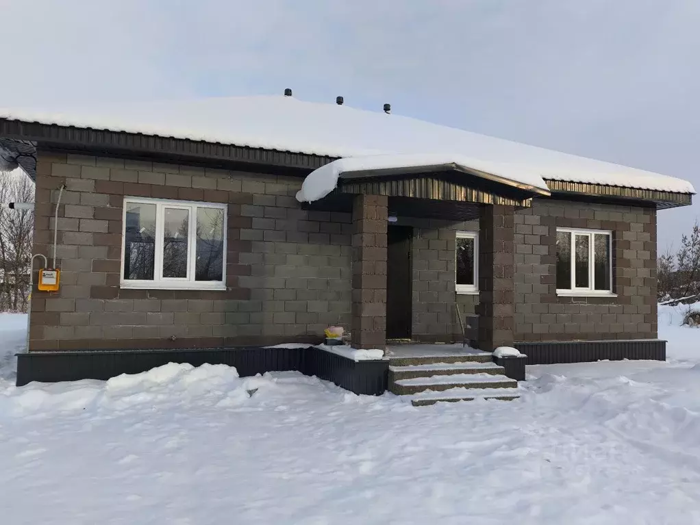 Дом в Башкортостан, Иглинский сельсовет, с. Иглино  (100 м) - Фото 2