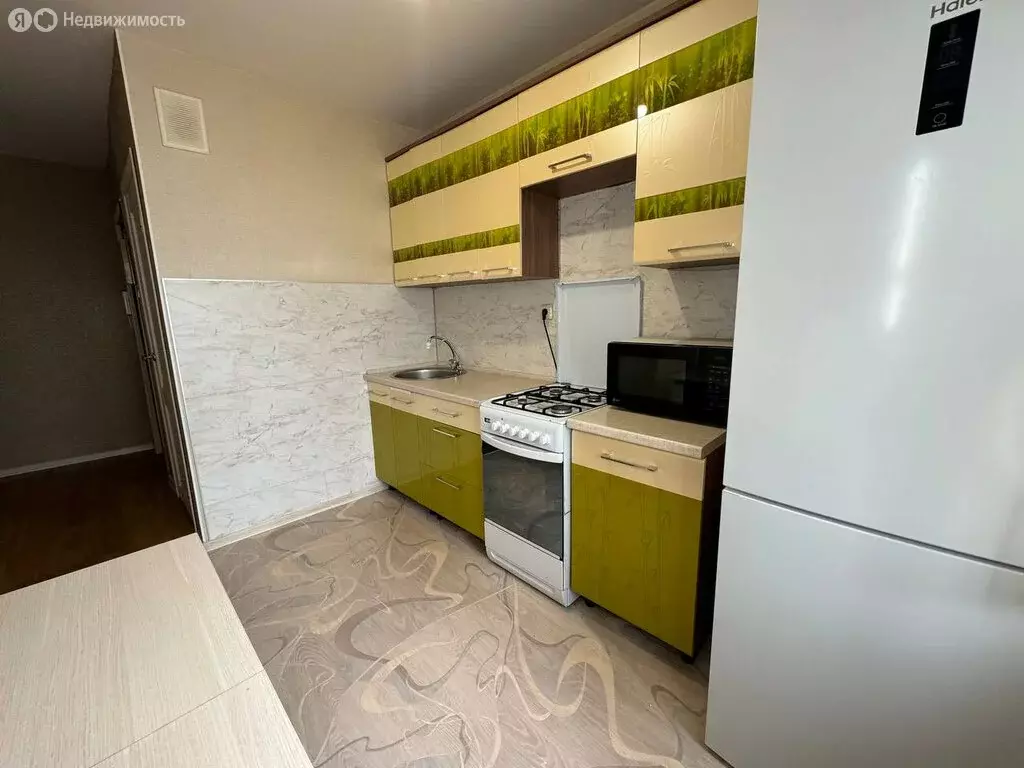 3-комнатная квартира: Комсомольск-на-Амуре, Комсомольская улица, 84к2 ... - Фото 1