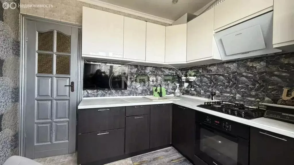 3-комнатная квартира: город Светлый, Парковая улица, 3 (66.1 м) - Фото 1