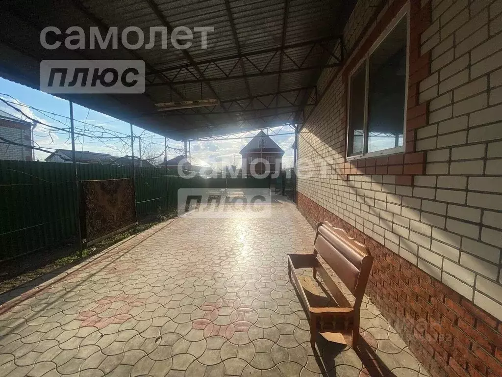 Дом в Краснодарский край, Кореновск ул. Калинина (270 м) - Фото 1