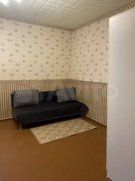 Комната 24 м в 4-к., 1/3 эт. - Фото 1
