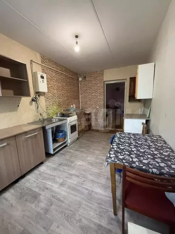 Комната 91,6 м в 4-к., 4/5 эт. - Фото 1