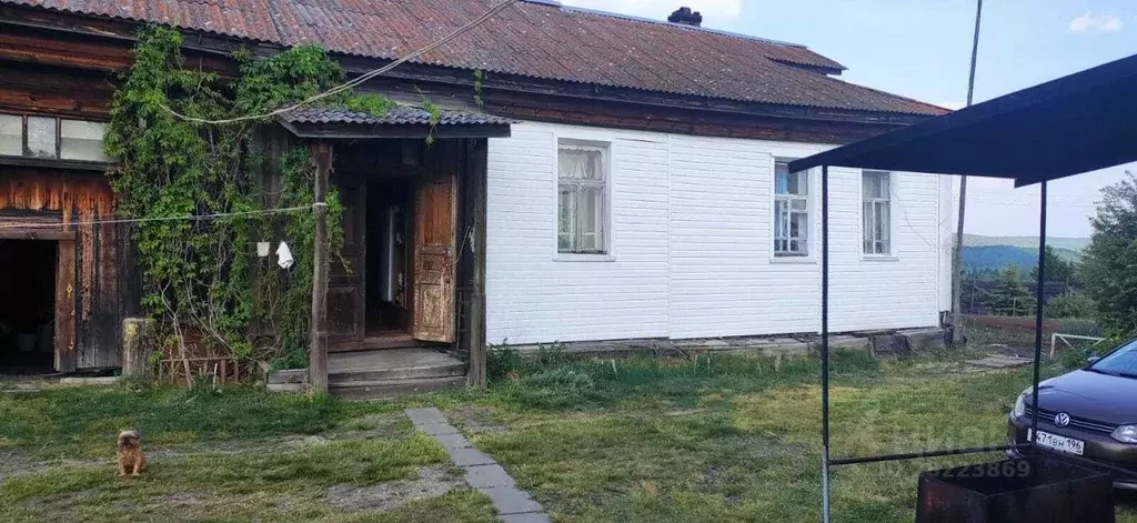 Дом в Свердловская область, Староуткинск пгт ул. 1 Мая, 59 (60 м) - Фото 0
