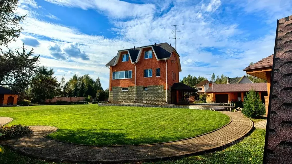 Коттедж в Московская область, Наро-Фоминский городской округ, д. ... - Фото 1