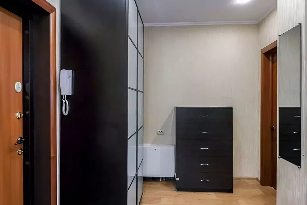 1-к кв. Омская область, Омск ул. Дианова, 27 (45.0 м) - Фото 1