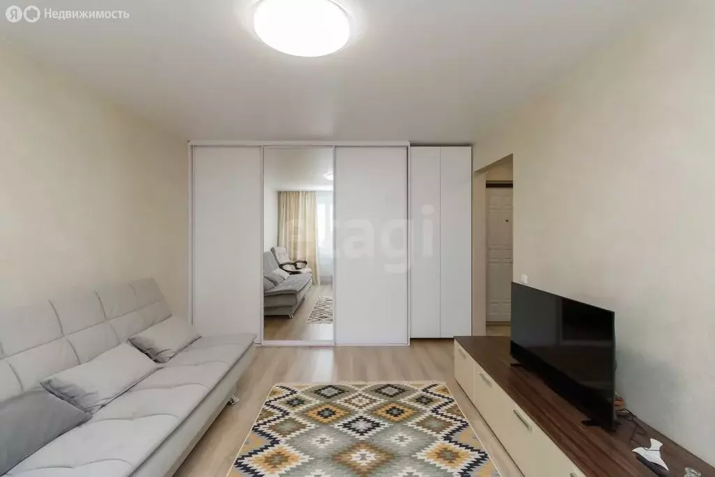 1-комнатная квартира: Тюмень, улица Федюнинского, 54к2 (37 м) - Фото 1