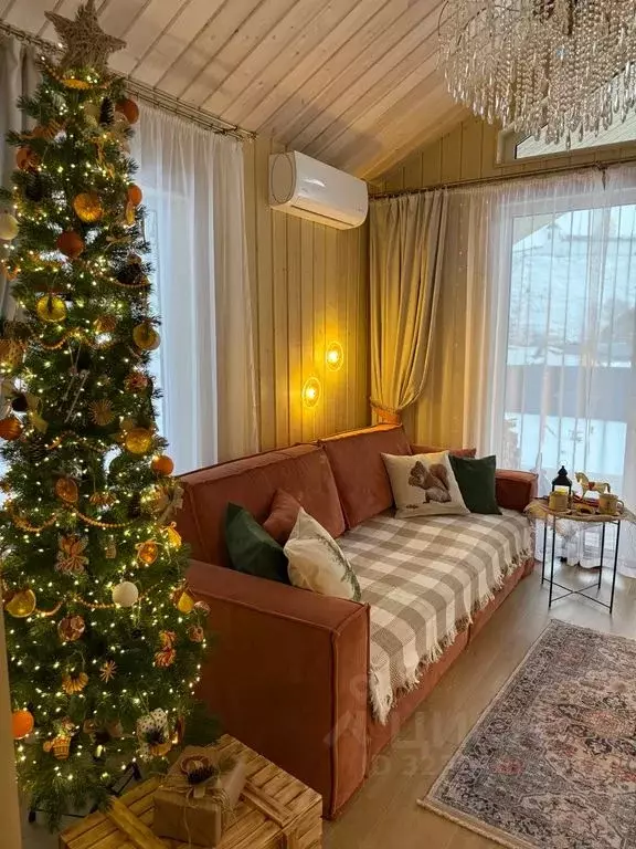 Дом в Тюменская область, Тобольск ул. Казачья, 4 (50 м) - Фото 1