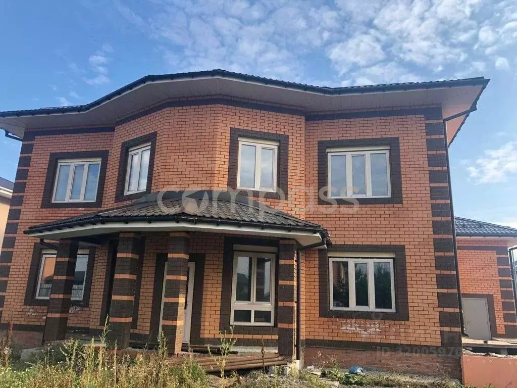 Дом в Тюменская область, Тюмень проезд 5-й Губернский, 1 (348 м) - Фото 0