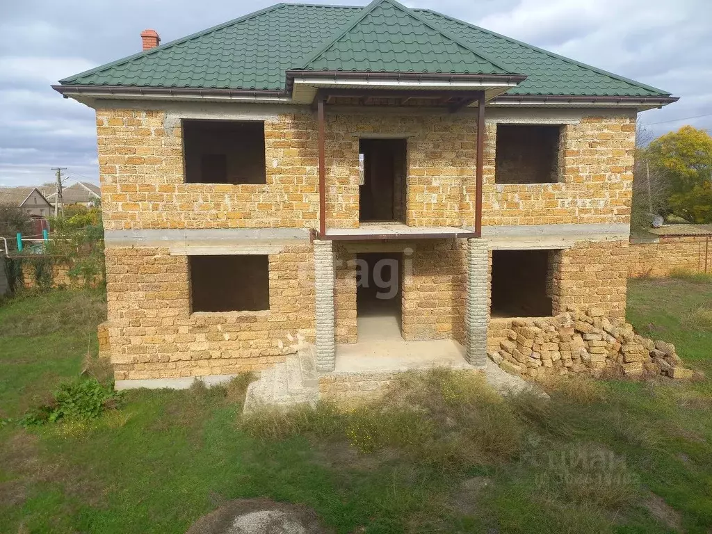 Дом в Крым, Сакский район, с. Охотниково ул. Первомайская (179 м) - Фото 1