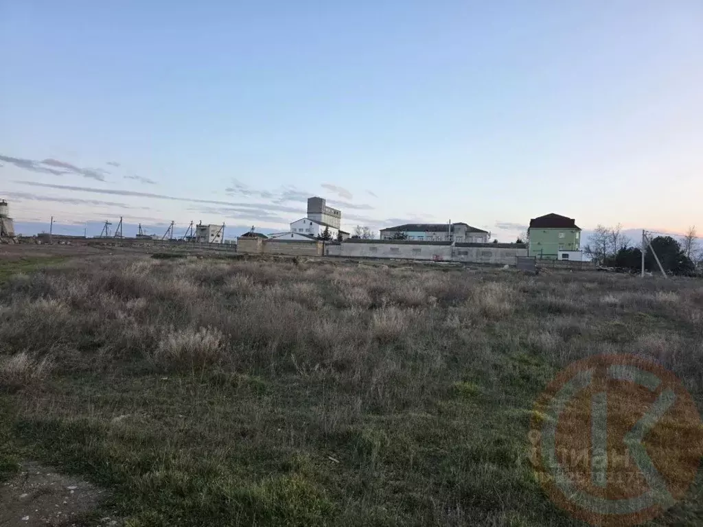 Участок в Крым, Сакский район, с. Суворовское  (6.6 сот.) - Фото 2