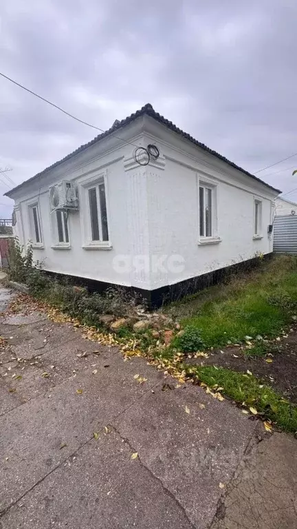 Дом в Крым, Красногвардейский район, Октябрьское пгт ул. Маяковского, ... - Фото 1