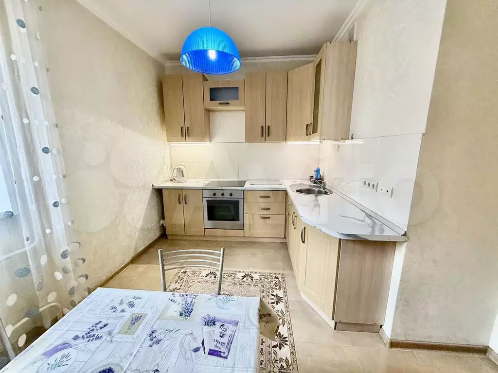 2-к. квартира, 60 м, 7/17 эт. - Фото 0