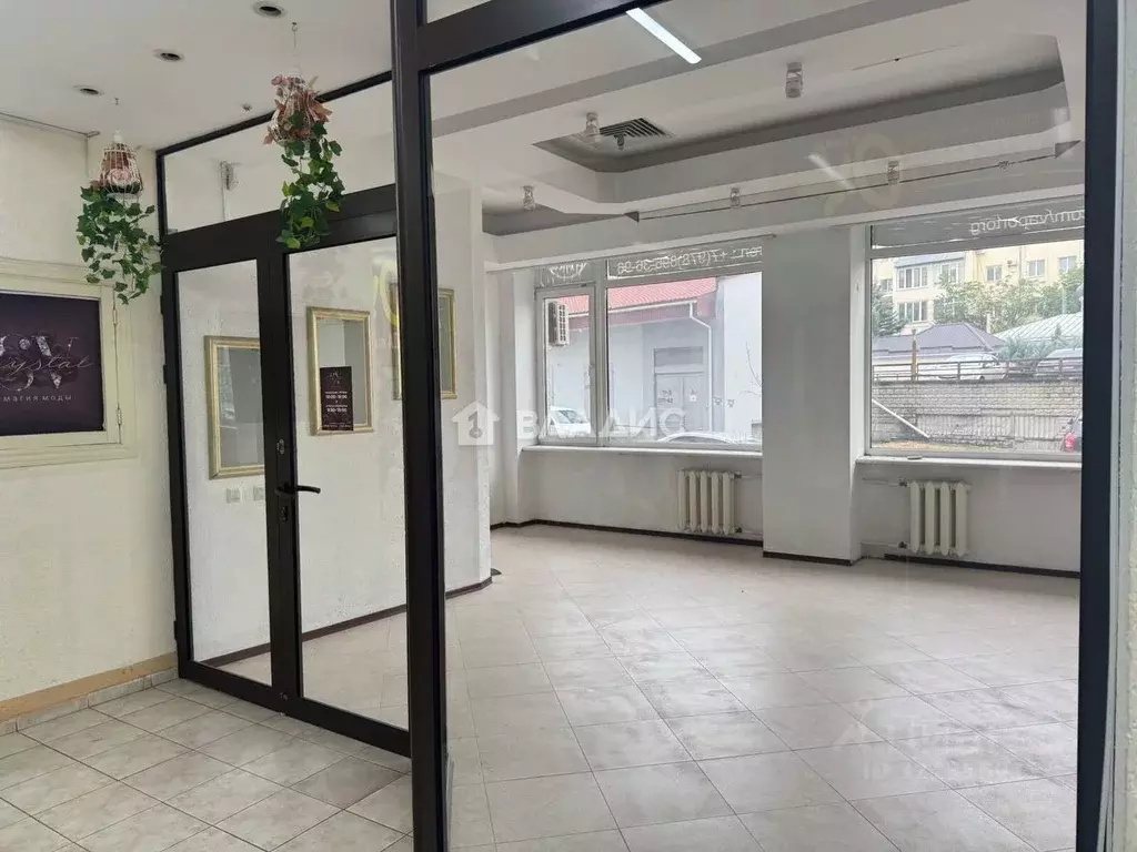 Торговая площадь в Крым, Симферополь ул. Ленина, 1 (35 м) - Фото 1