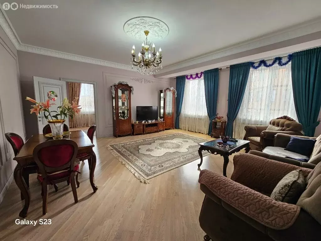 3-комнатная квартира: Махачкала, улица Даниялова, 112 (126 м) - Фото 1