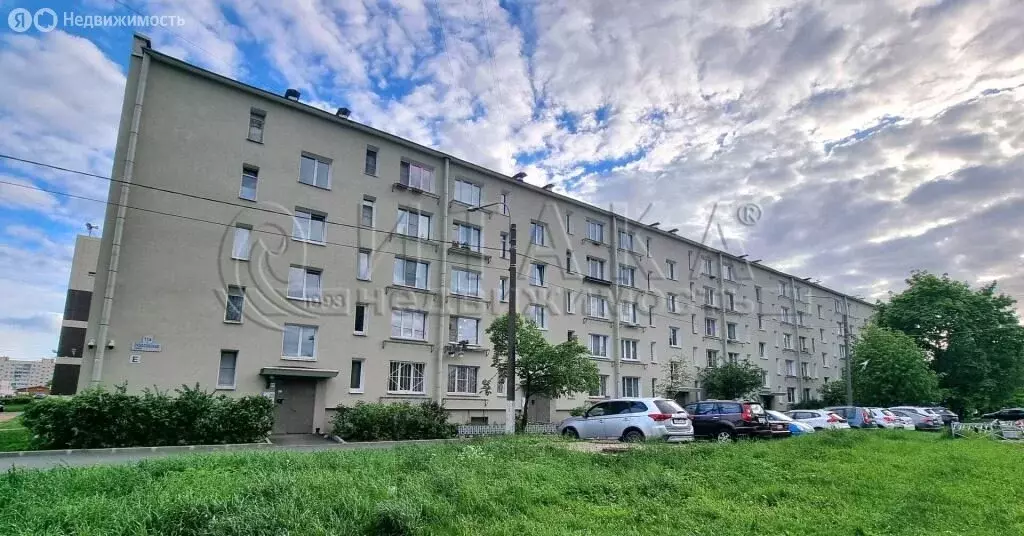 3-комнатная квартира: Ломоносов, Профсоюзная улица, 11А (42.3 м) - Фото 0