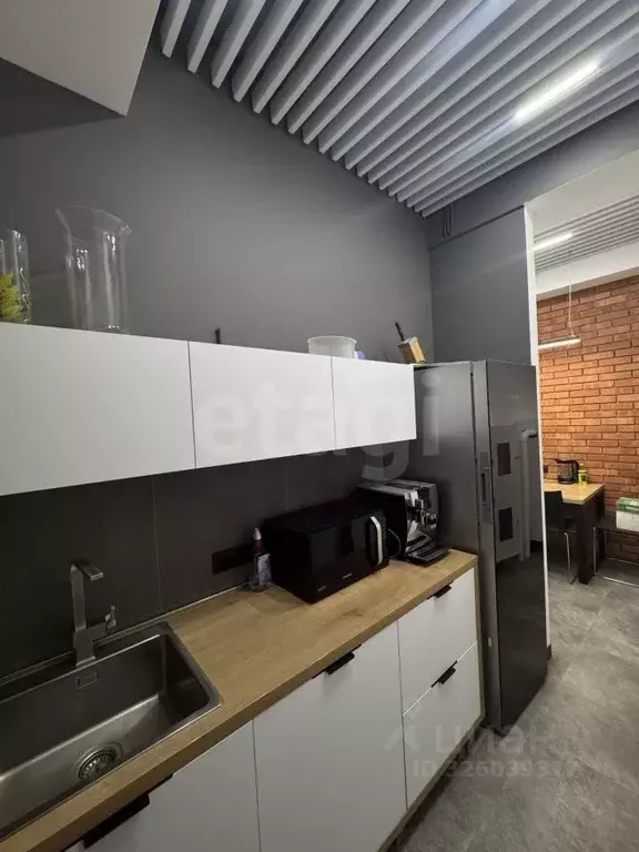 Помещение свободного назначения в Тюменская область, Тюмень ул. ... - Фото 1