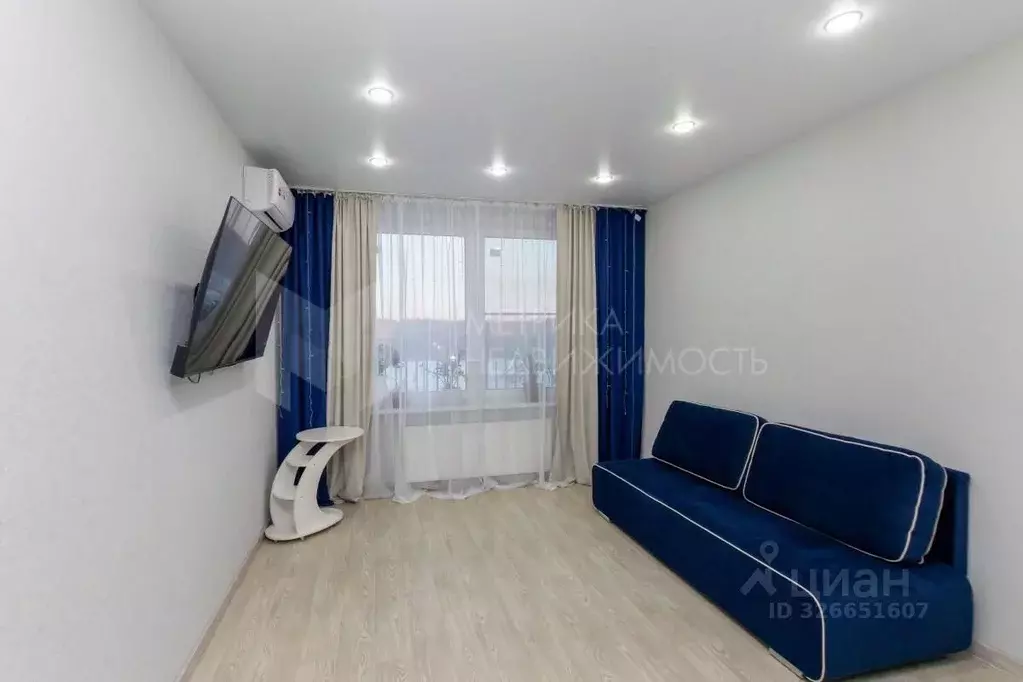 2-к кв. Тюменская область, Тюмень ул. Фармана Салманова, 1 (61.3 м) - Фото 1