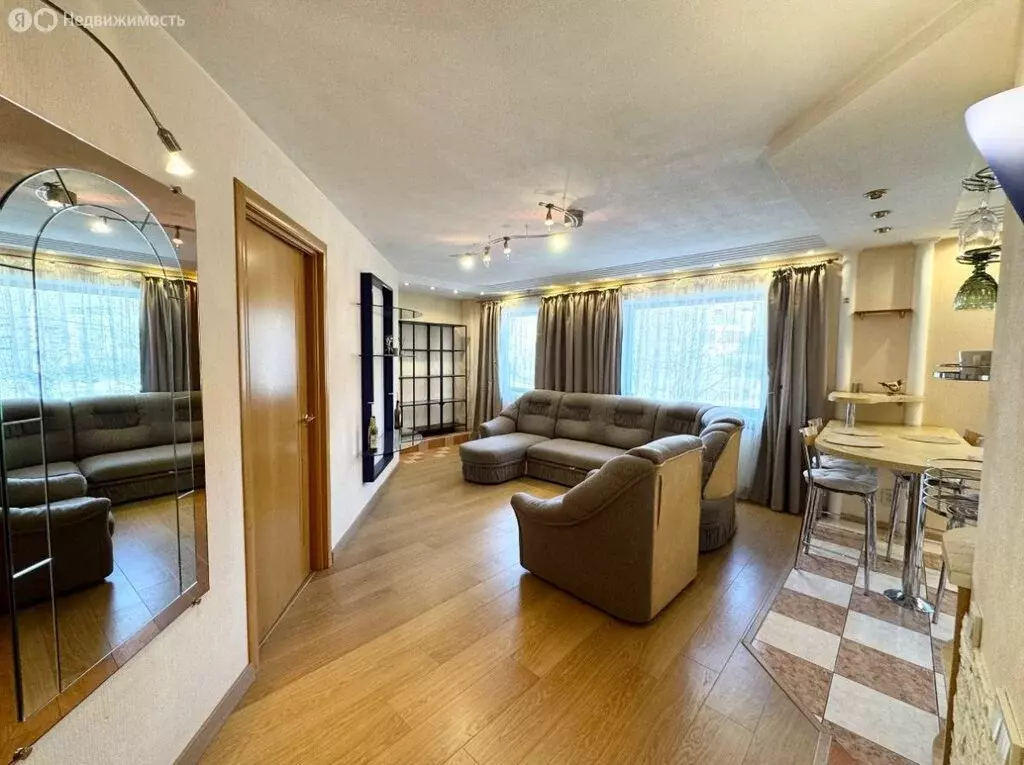 3-комнатная квартира: Мурманск, улица Челюскинцев, 30А (70 м) - Фото 1
