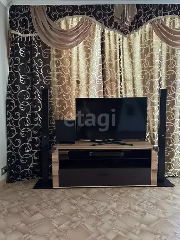 3-к кв. Сахалинская область, Макаров Макаровский район, ул. Ленина, 20 ... - Фото 0