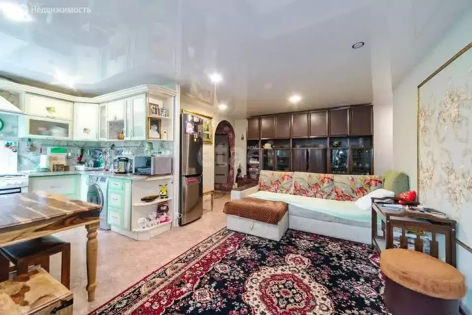 3-комнатная квартира: Благовещенск, улица Ленина, 184 (57.6 м) - Фото 1