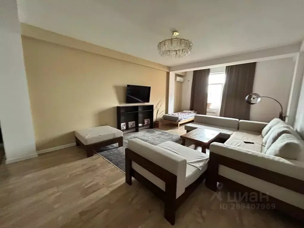 2-к кв. Дагестан, Каспийск ул. М. Халилова, 22А (105.0 м) - Фото 1