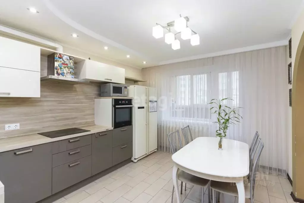 3-к кв. Тюменская область, Тюмень ул. Николая Семенова, 33к1 (90.0 м) - Фото 1