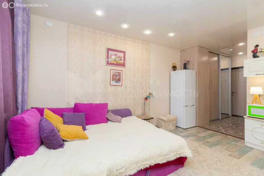 Квартира-студия: Тюмень, улица Тимофея Чаркова, 28 (24.6 м) - Фото 2