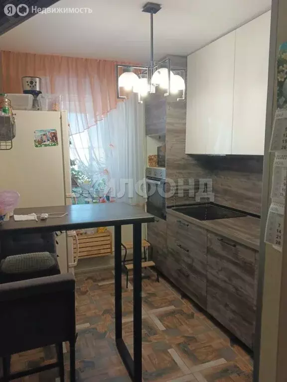 3-комнатная квартира: Тольятти, 10-й квартал, бульвар Луначарского, 17 ... - Фото 1