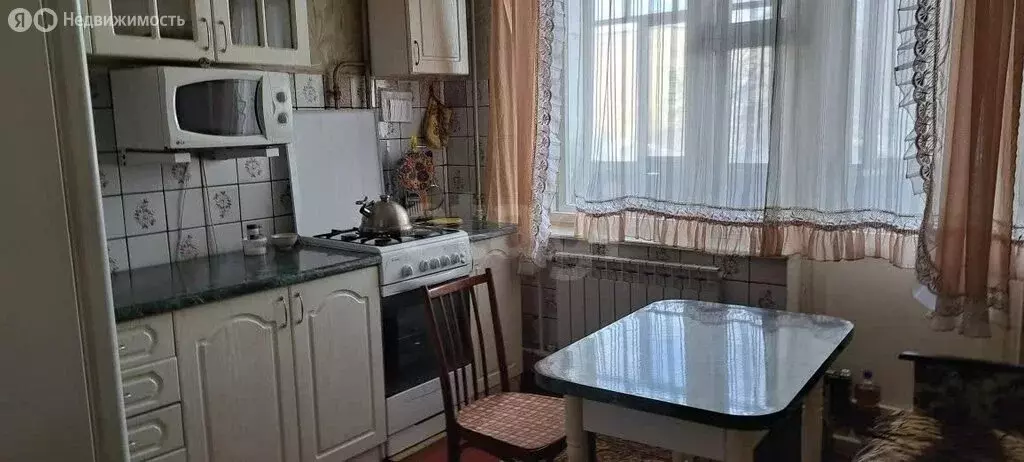 3-комнатная квартира: Ядрин, улица Некрасова, 16 (64.2 м) - Фото 2