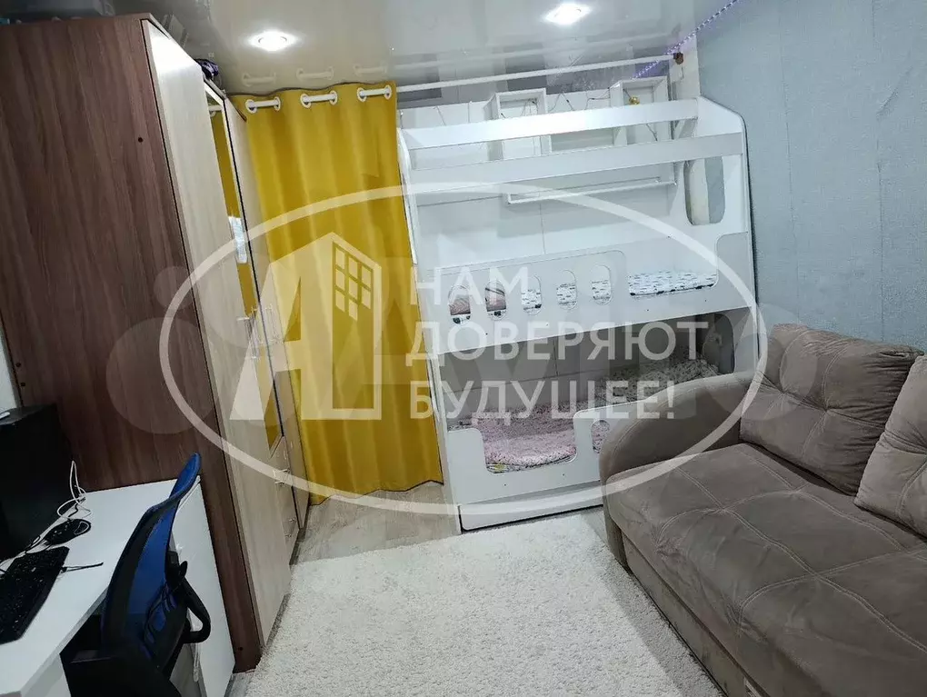 Комната 17,3 м в 3-к., 2/5 эт. - Фото 0