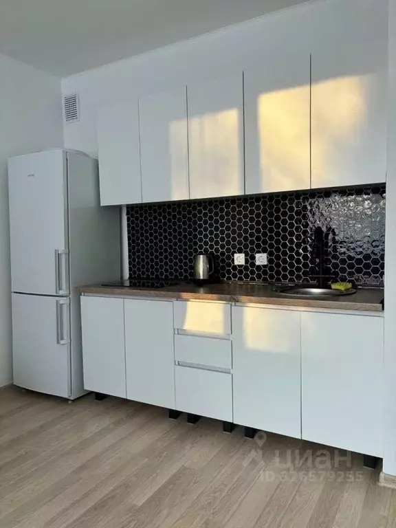 Студия Свердловская область, Екатеринбург ул. Южногорская, 3/2 (33.5 ... - Фото 1